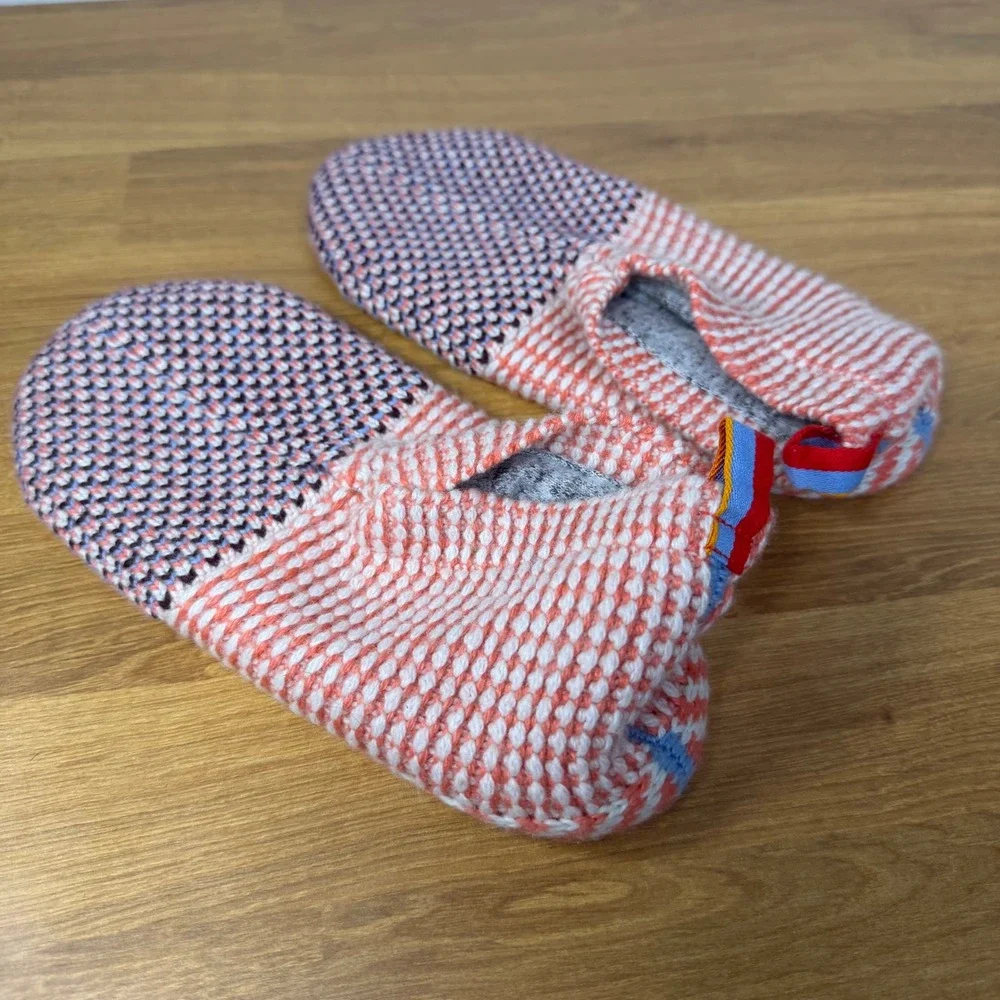 Bombas Kids Gripper Slippers Coral Blue Knit Non-Slip House Shoes Size Y 1-5